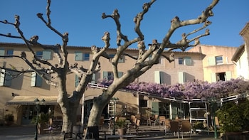 Hotel Restaurant La Ferme,Saint-Rémy-De-Provence>>Avignon,3 star
