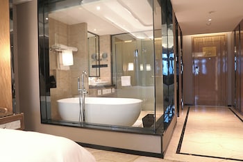 halcyonbower international hotel