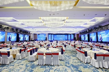 halcyonbower international hotel