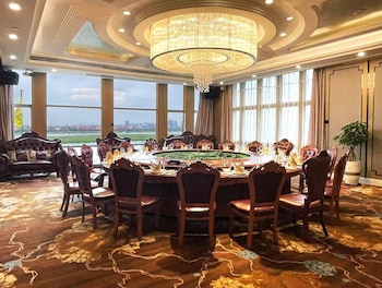 halcyonbower international hotel