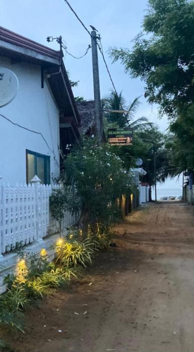 ceylon beach haven uppuveli