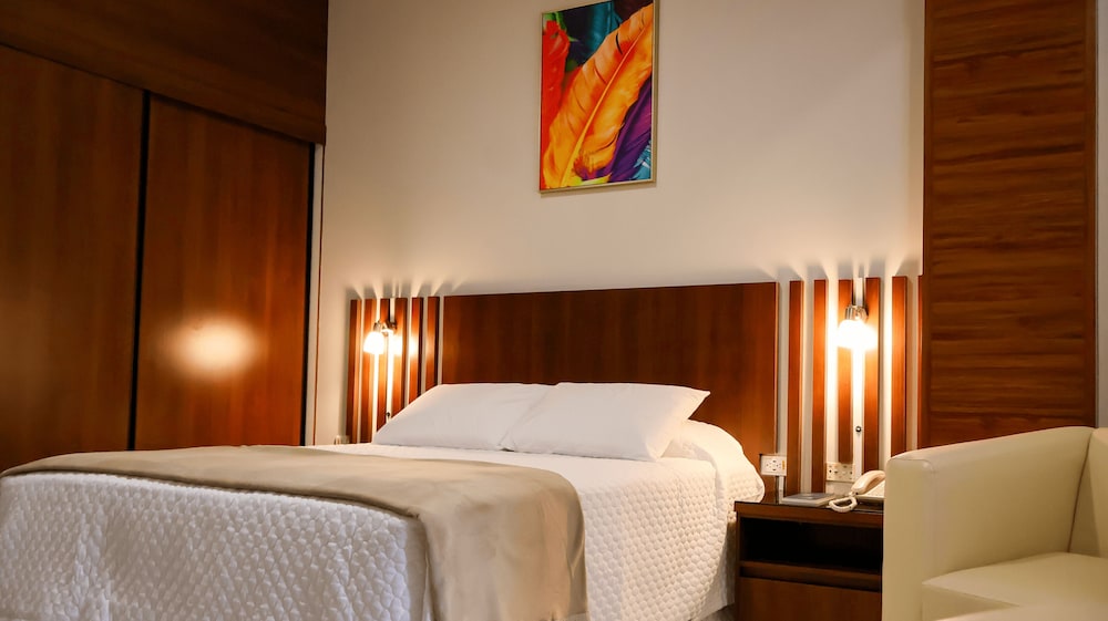 hotel maywa