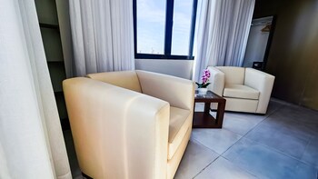 hotel maywa