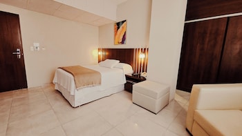 hotel maywa