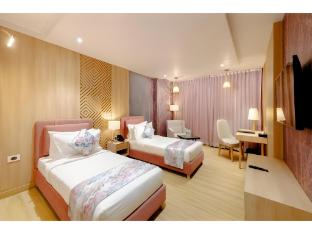 Signature Hotel,,4 star