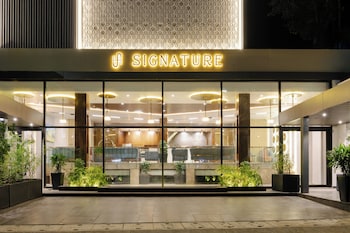 signature hotel