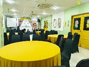 salaam suites hotel