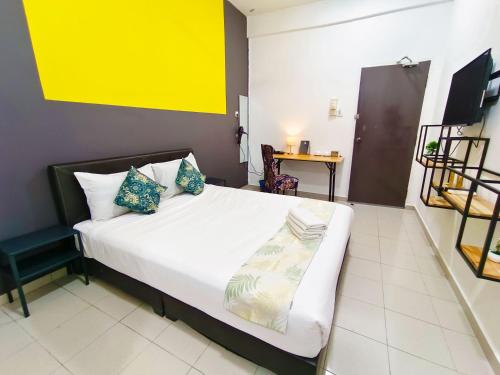 salaam suites hotel
