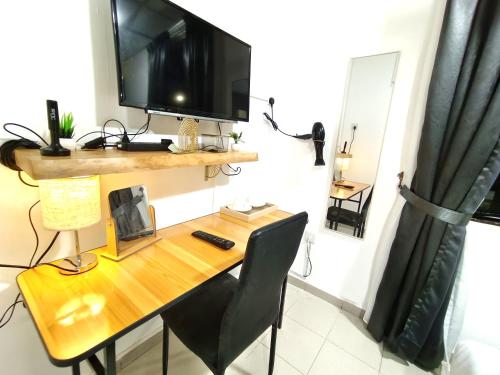 salaam suites hotel