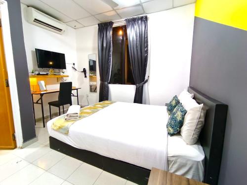 salaam suites hotel