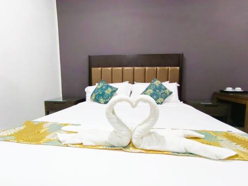 salaam suites hotel