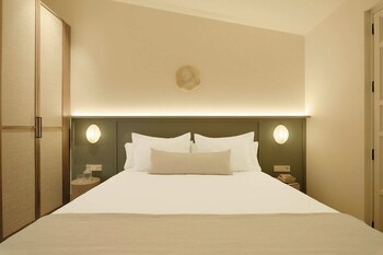 u sense granada gran via