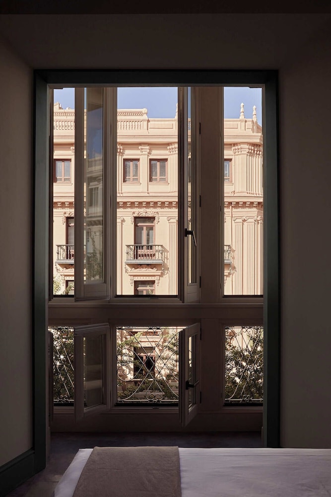 u sense granada gran via