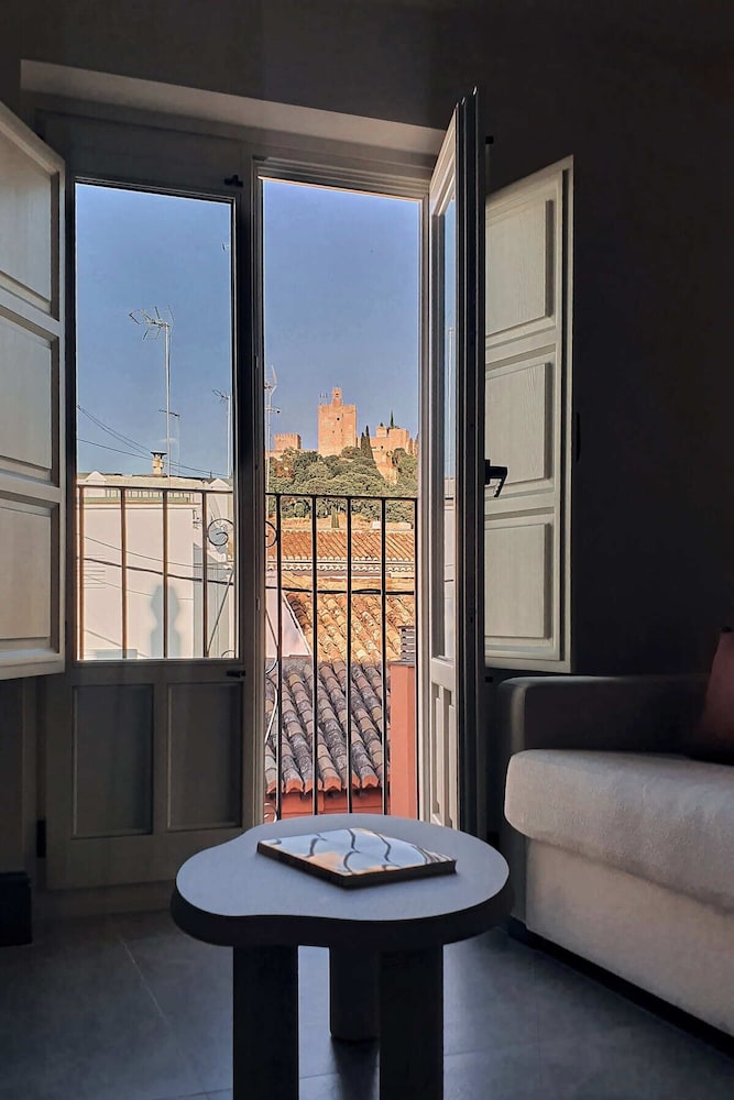 u sense granada gran via