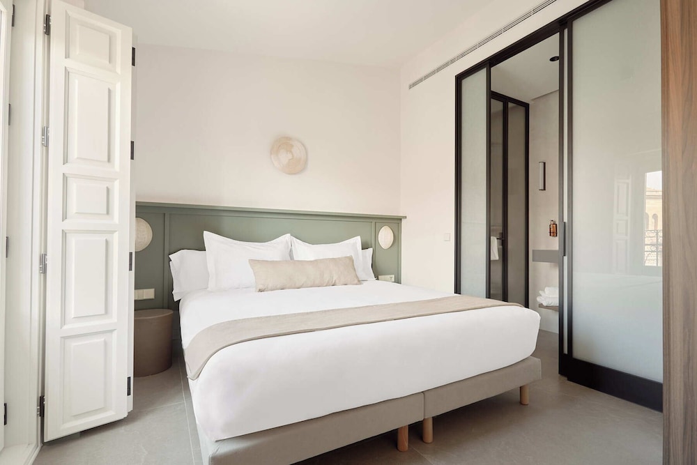 u sense granada gran via