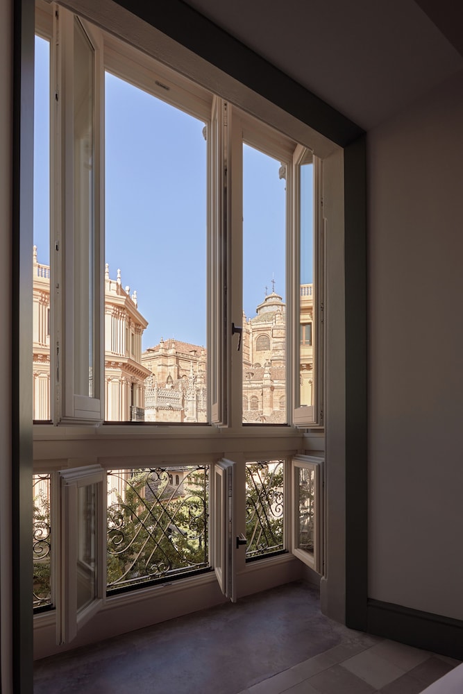 u sense granada gran via