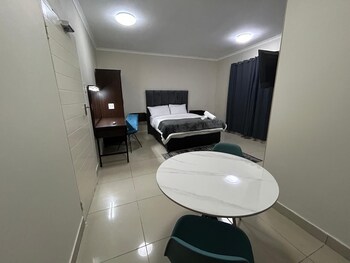 bayside suites hotel