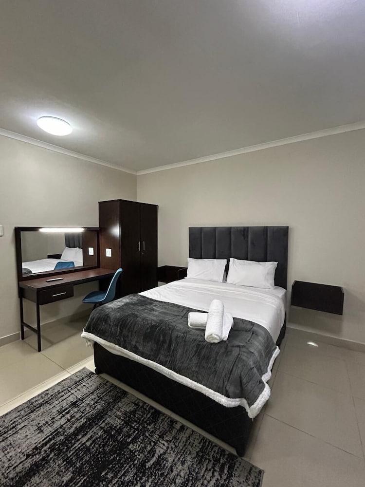 bayside suites hotel