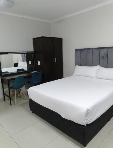 bayside suites hotel