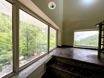 rudram aura x one light stays