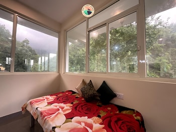 rudram aura x one light stays