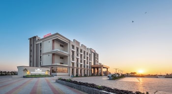 hotel kaushal regency pure veg