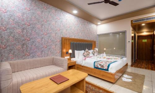 Hotel Kaushal Regency - Pure Veg,,3 star