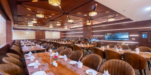 hotel kaushal regency pure veg