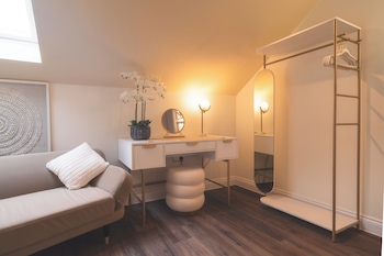 howfield hotel