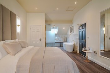 howfield hotel
