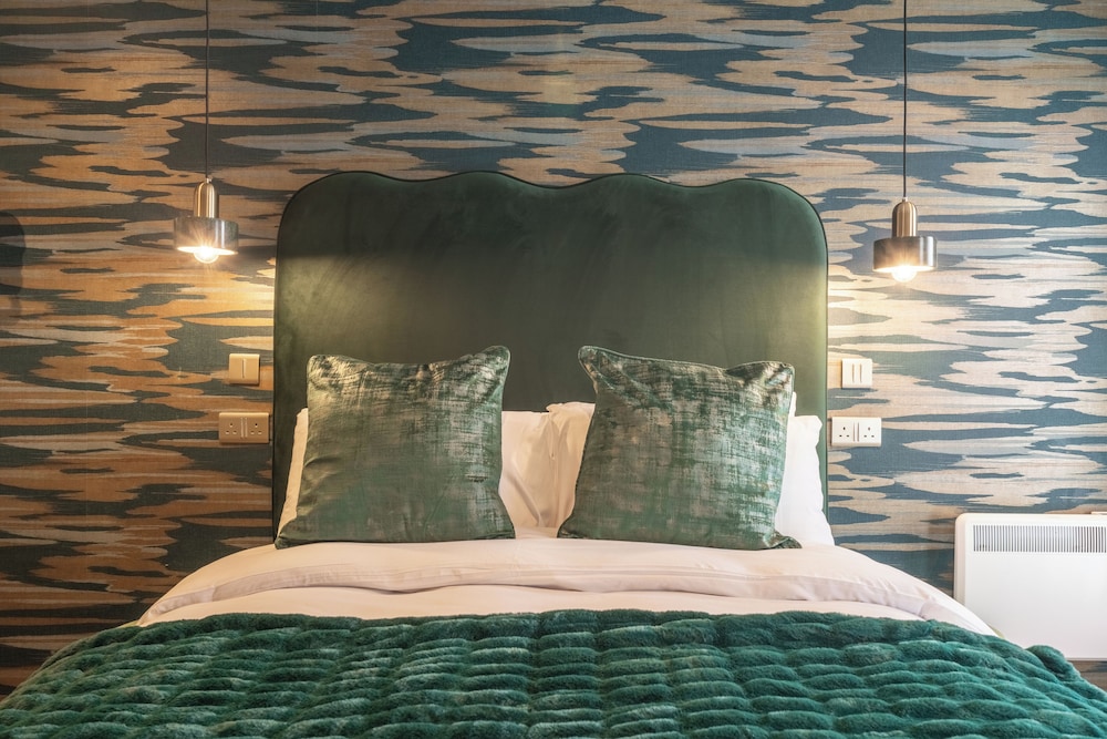 howfield hotel