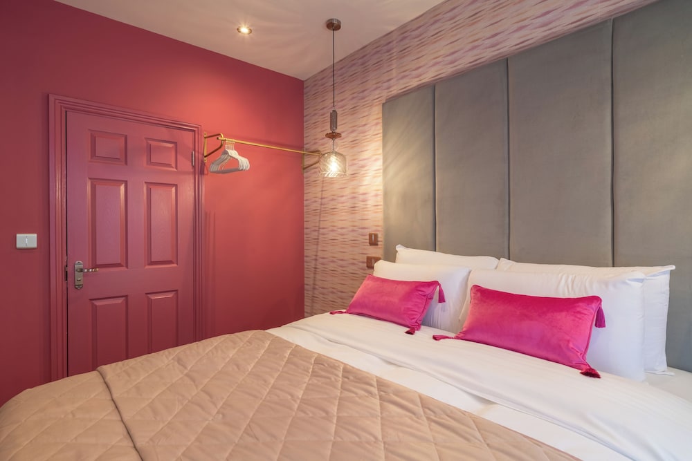 howfield hotel