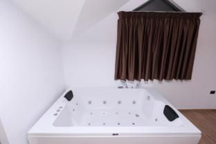 emar hotel