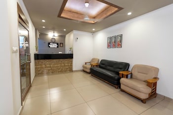 aryaas residency nettoor