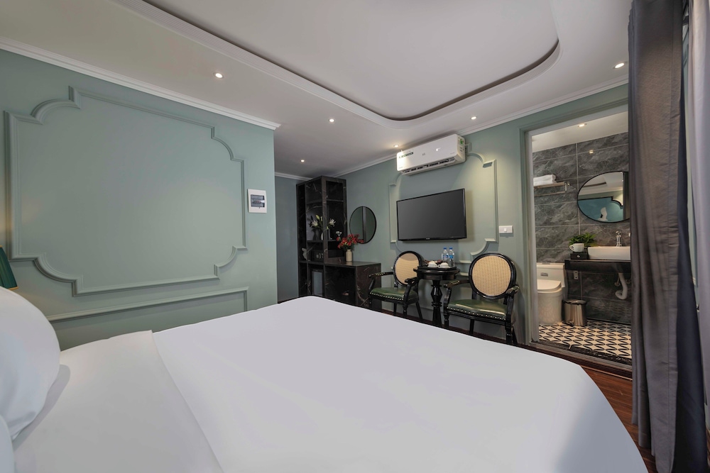 madelise central grand hotel