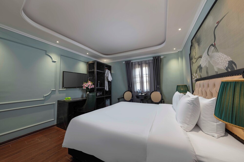 madelise central grand hotel