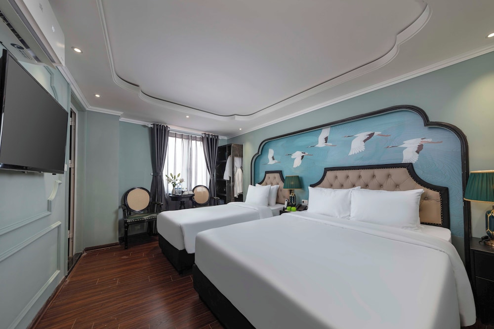 madelise central grand hotel