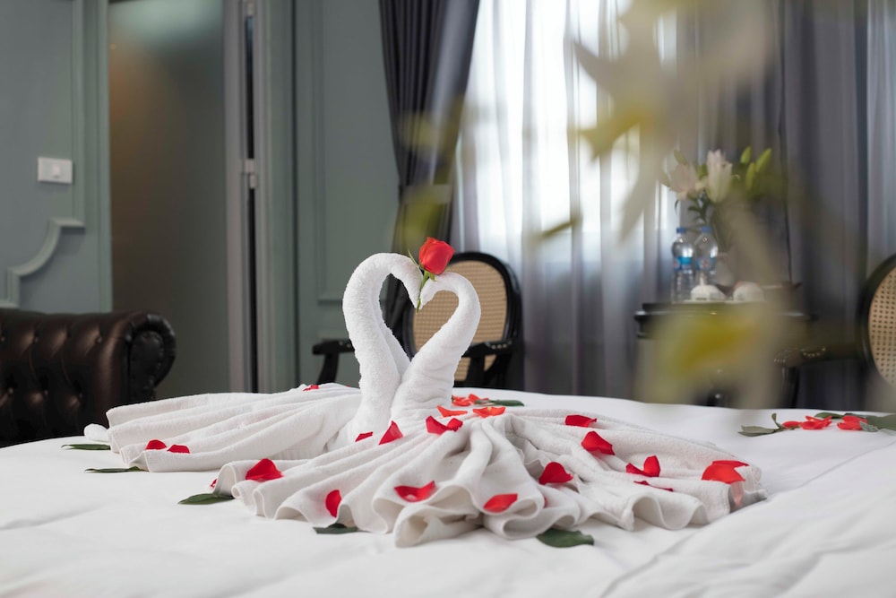 madelise central grand hotel