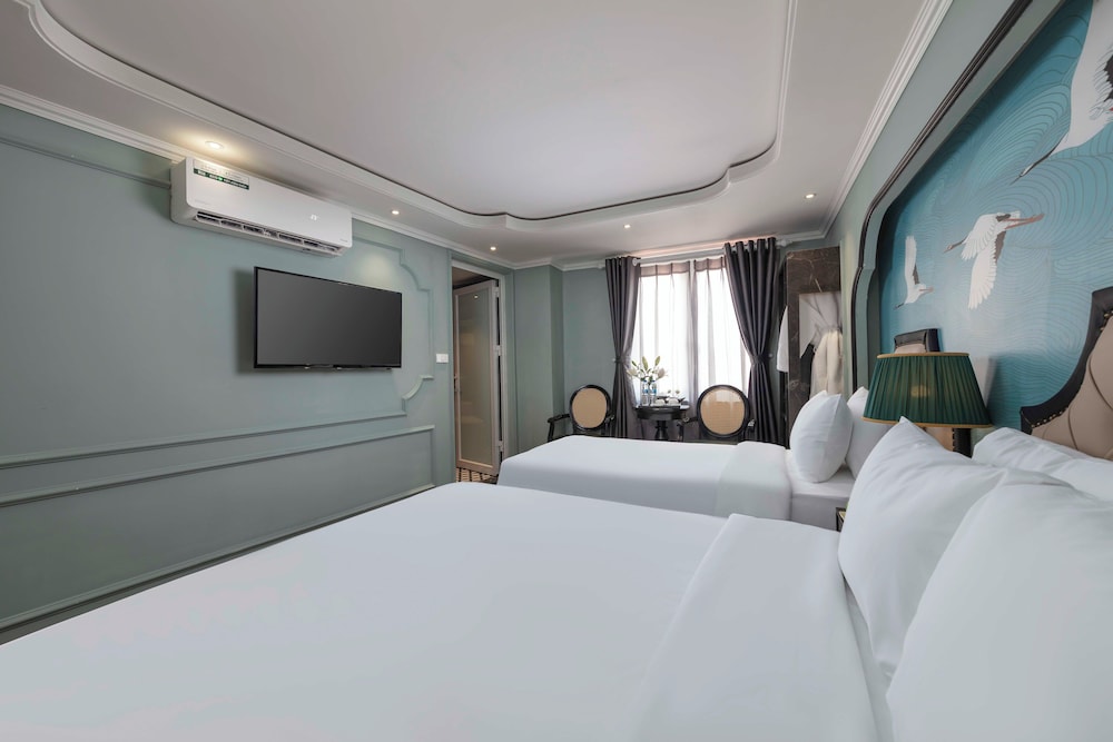 madelise central grand hotel