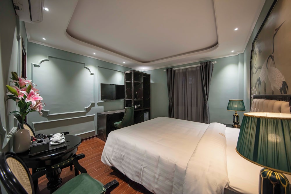 madelise central grand hotel