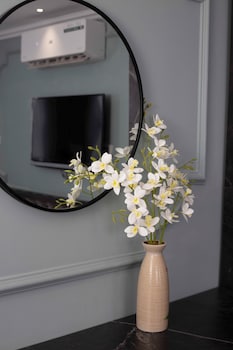 madelise central grand hotel