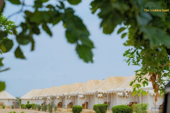 golden sand resort camp swimming pool