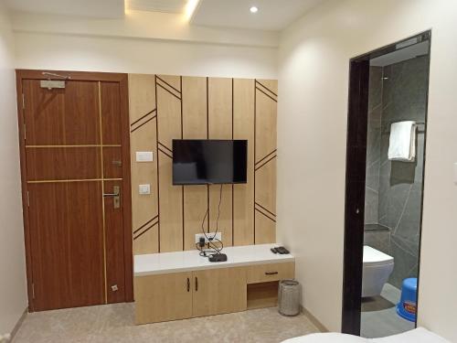 hotel suvarnam residency