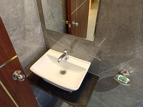 hotel suvarnam residency