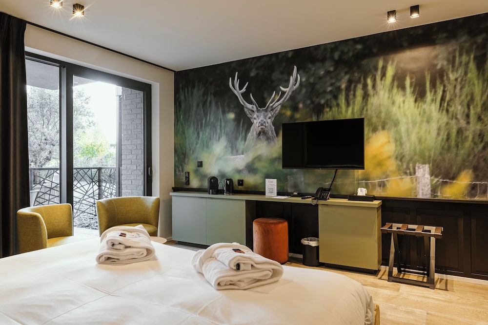 cc nomie hotel restaurant