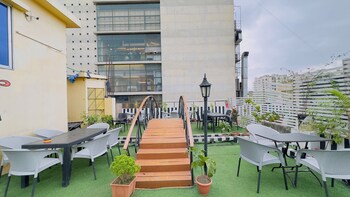 the ambassador hotel dhaka