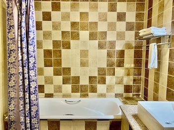 kharaa hotel and restaurant