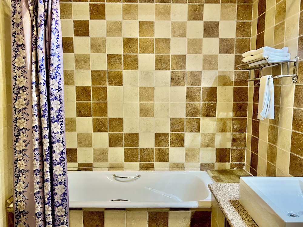 kharaa hotel and restaurant