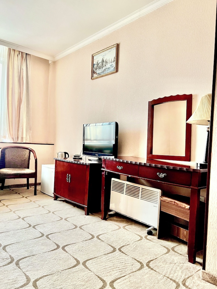 kharaa hotel and restaurant