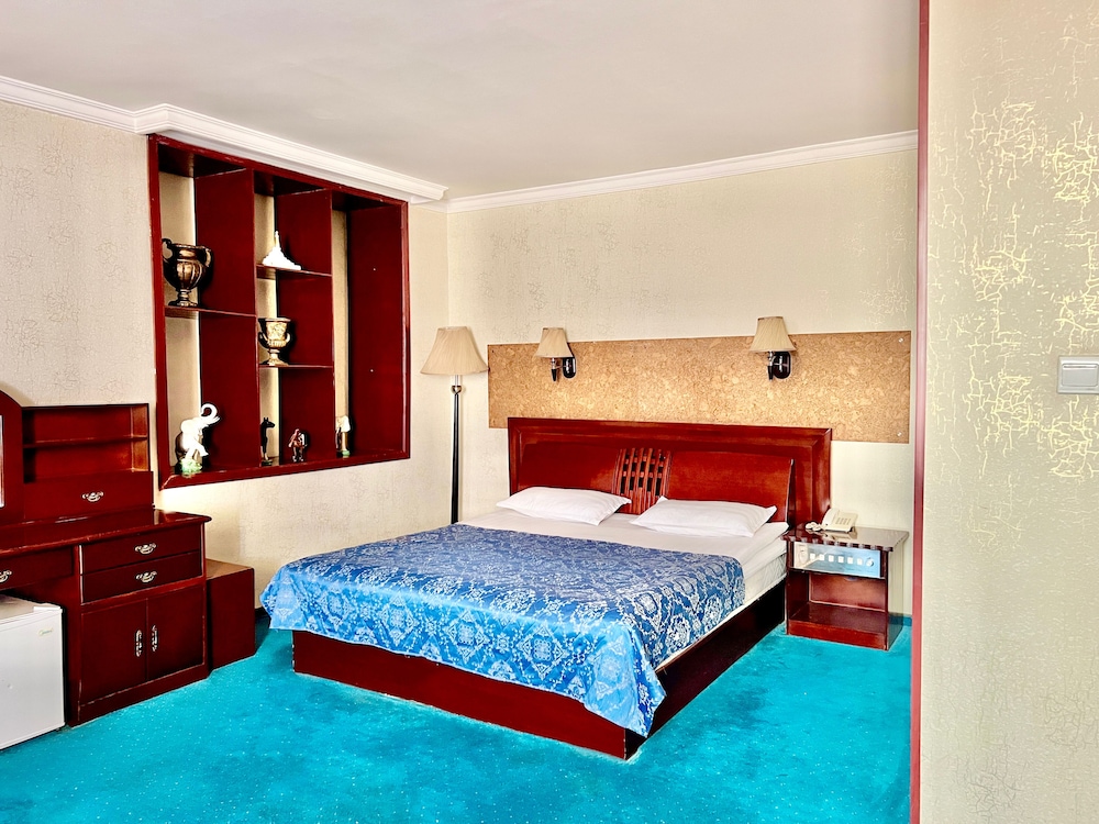 kharaa hotel and restaurant